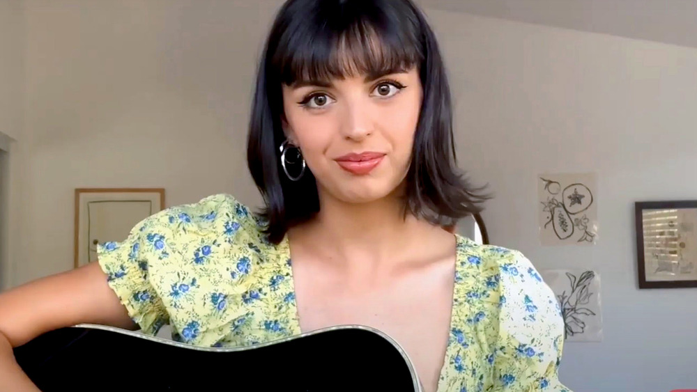 Capture d'écran de Rebecca Black en ondes