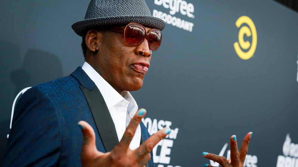 Dennis Rodman compte apparemment sur ses doigts