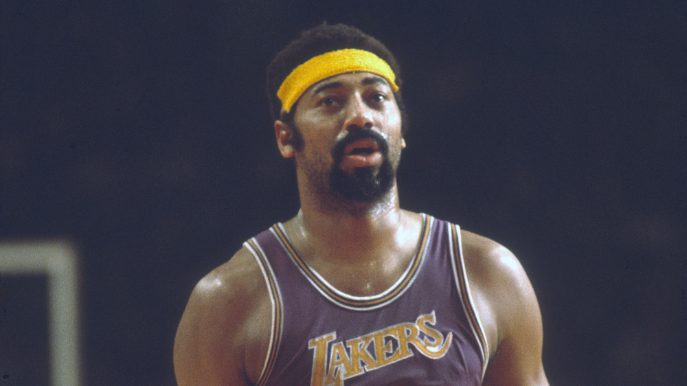 Wilt Chamberlain joue pour les Lakers de Los Angeles