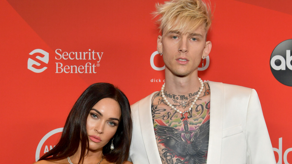 Megan Fox et Machine Gun Kelly sur le tapis rouge