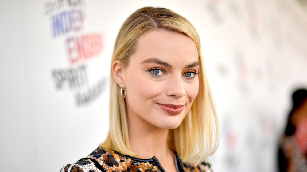 Margot Robbie souriante