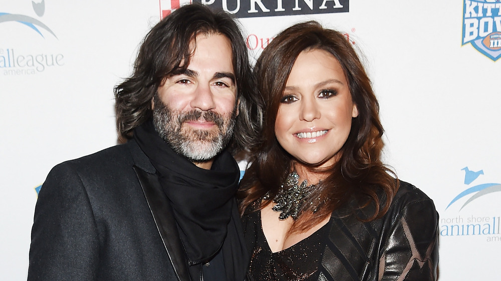 John Cusimano et Rachael Ray posant ensemble