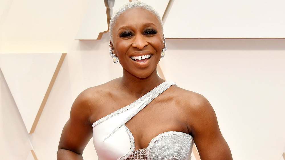 Cynthia Erivo a l'air paradisiaque en assistant aux Oscars