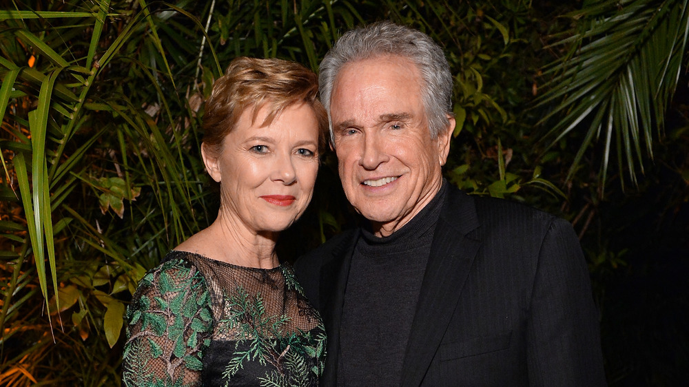 Annette Bening et Warren Beatty souriant