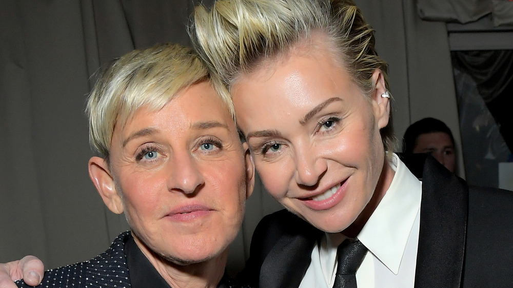 Ellen DeGeneres et Portia de Rossi posant ensemble