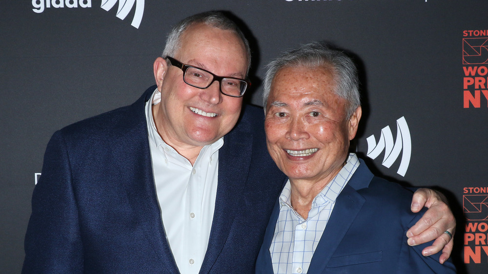 Brad Takei et George Takei souriant