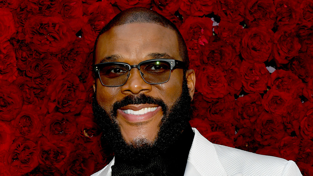 Pourquoi Tyler Perry prétend avoir une crise de la quarantaine