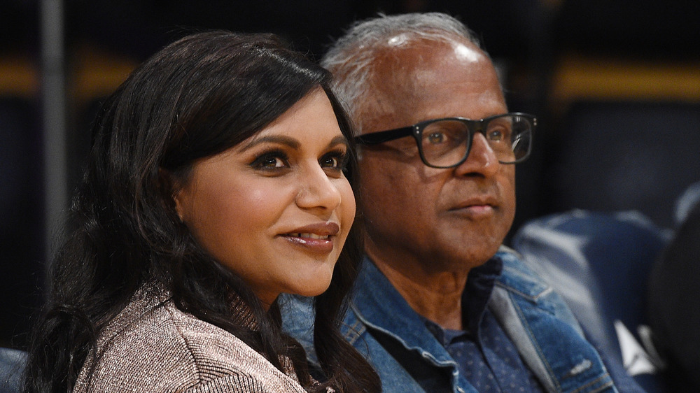 Mindy Kaling avec son père