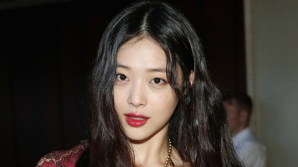 Sulli à un spectacle de Tory Burch en 2015