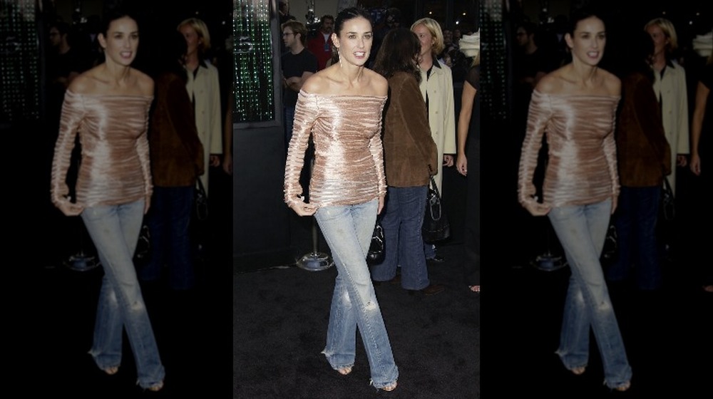 Demi Moore lors d'une première de film en jeans