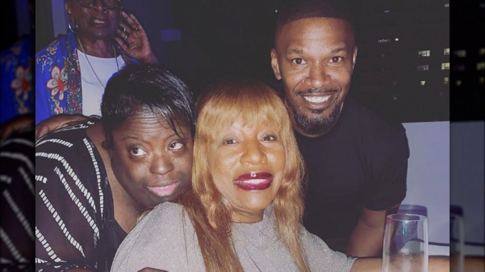 Jamie Foxx avec sa soeur DeOndra et sa mère Louise