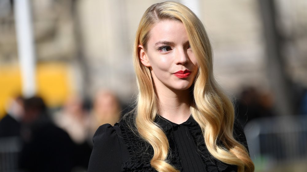 Anya Taylor-Joy à la Fashion Week de Paris en 2020