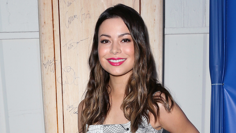 Miranda Cosgrove souriante