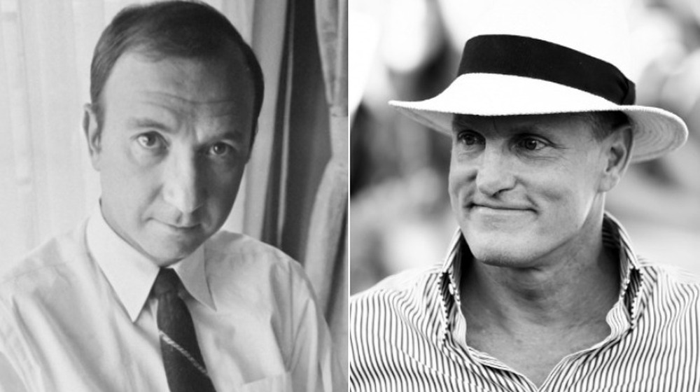 Neil Simon regardant la caméra; Woody Harrelson souriant avec un chapeau sur