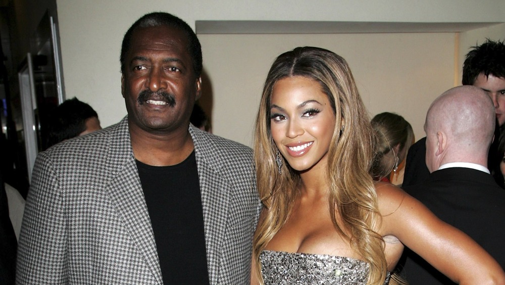 Beyoncé pose avec son père, Mathew Knowles.