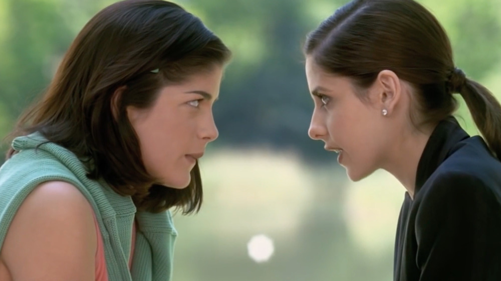 Selma Blair et Sarah Michelle Gellar dans Cruel Intentions