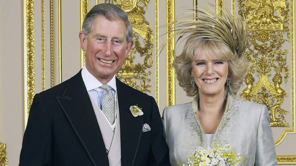 Le prince Charles et Camilla duchesse de Cornouailles souriant 