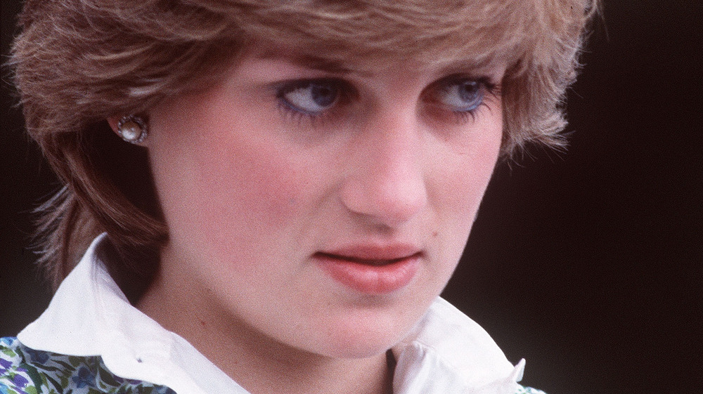 La princesse Diana a l'air agacée 