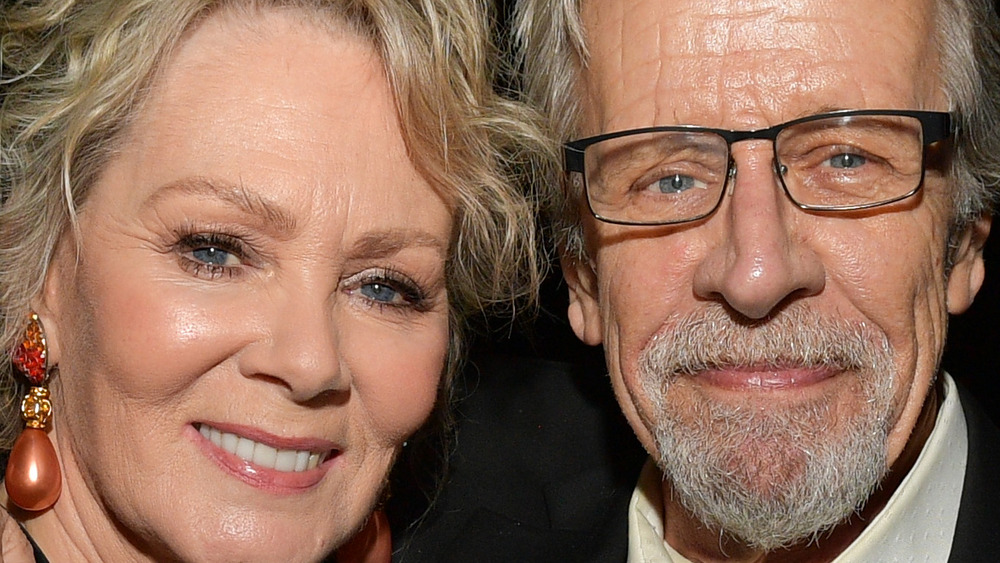 Dans le mariage de Richard Gilliland avec Jean Smart