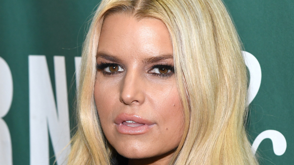 Jessica Simpson révèle l’impact de sa relation avec ses parents