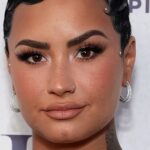 Le film Demi Lovato Crédits pour son «  réveil sexuel  »