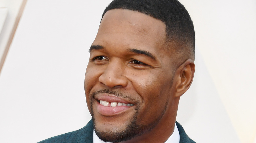 Le relooking de Michael Strahan fait tourner les têtes