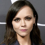 Pourquoi Christina Ricci a frappé quelqu’un lorsqu’elle a hébergé SNL