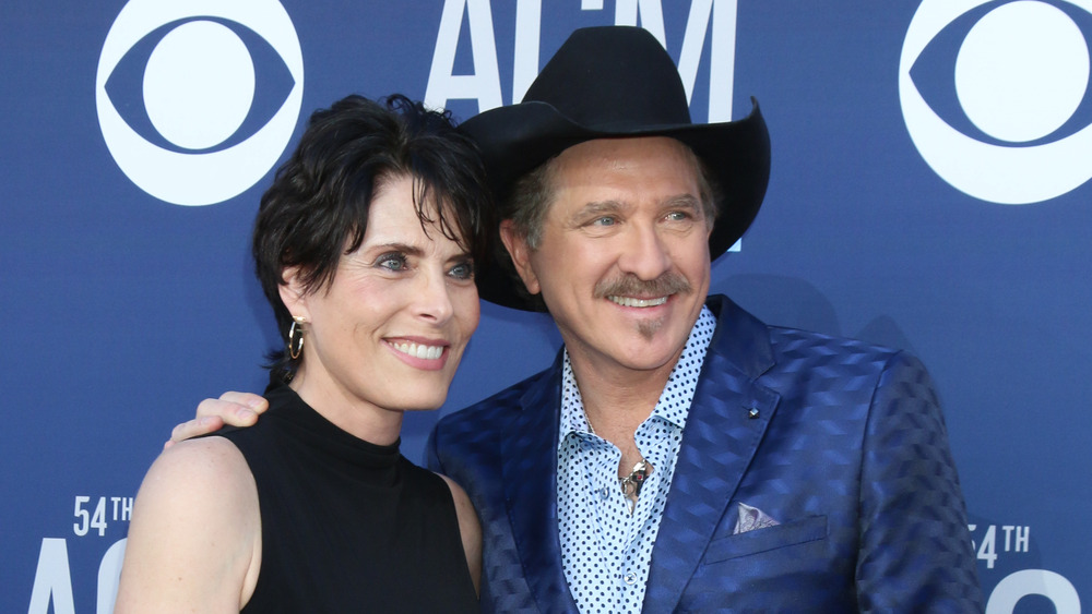 Kix Brooks lors d'un événement avec sa femme Barbara Brooks