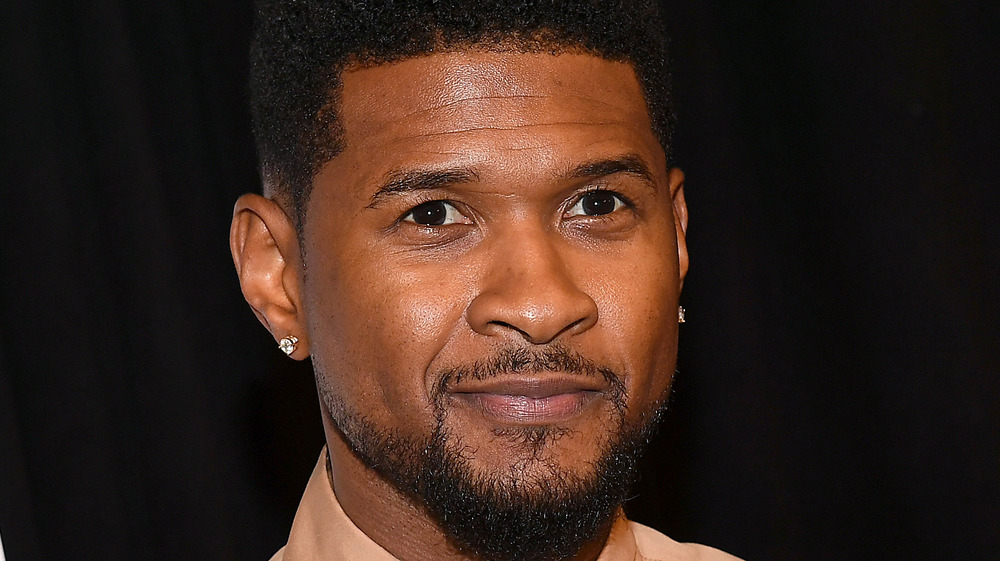 Usher sur le tapis rouge