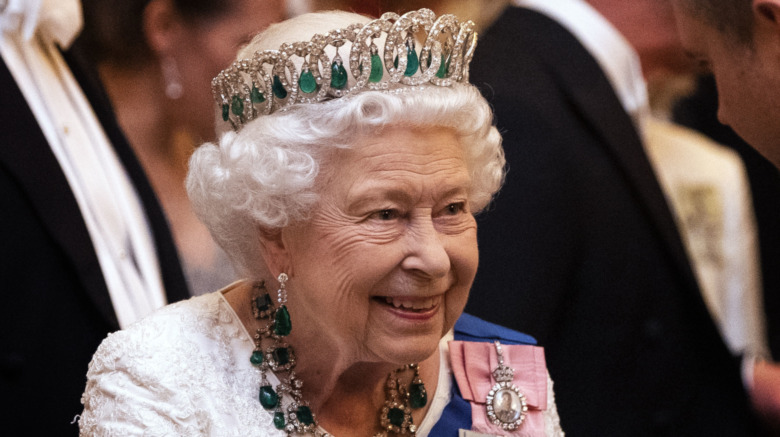 La reine Elizabeth II souriante 