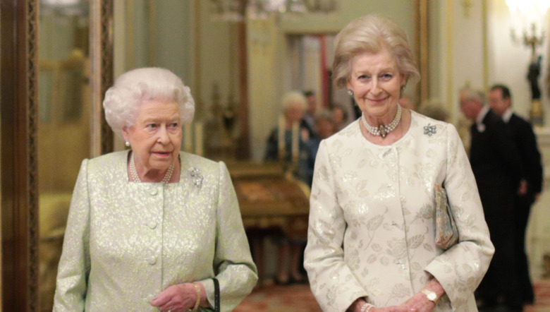 La reine Elizabeth II et la princesse Alexandra, l'honorable Lady Ogilvy, souriant