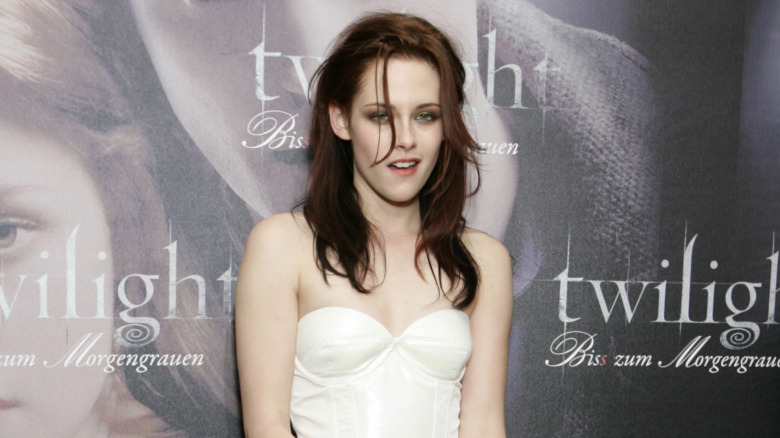 Kristen Stewart dans une robe blanche en 2008