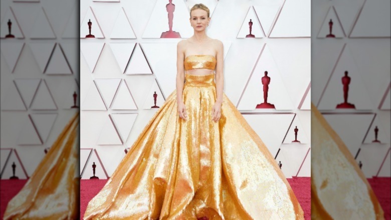 Carey Mulligan robe dorée des Oscars