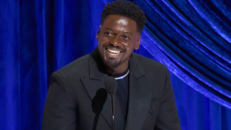 Discours des Oscars Daniel Kaluuya souriant