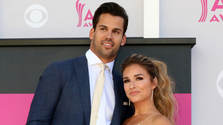 Eric Decker et Jessie James Decker sur le tapis rouge