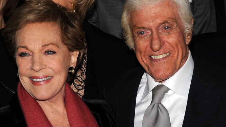 Dick Van Dyke Julie Andrews souriant