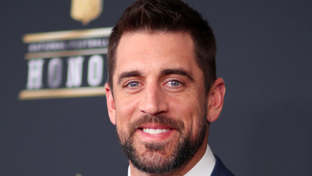 Aaron Rodgers ne sait pas lequel des membres de sa famille assistera à son mariage.  Voici pourquoi