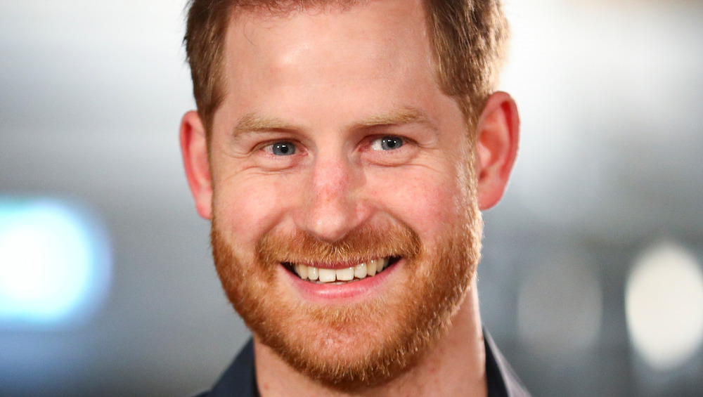 Avec qui le premier membre de la famille royale a-t-il réuni le prince Harry?