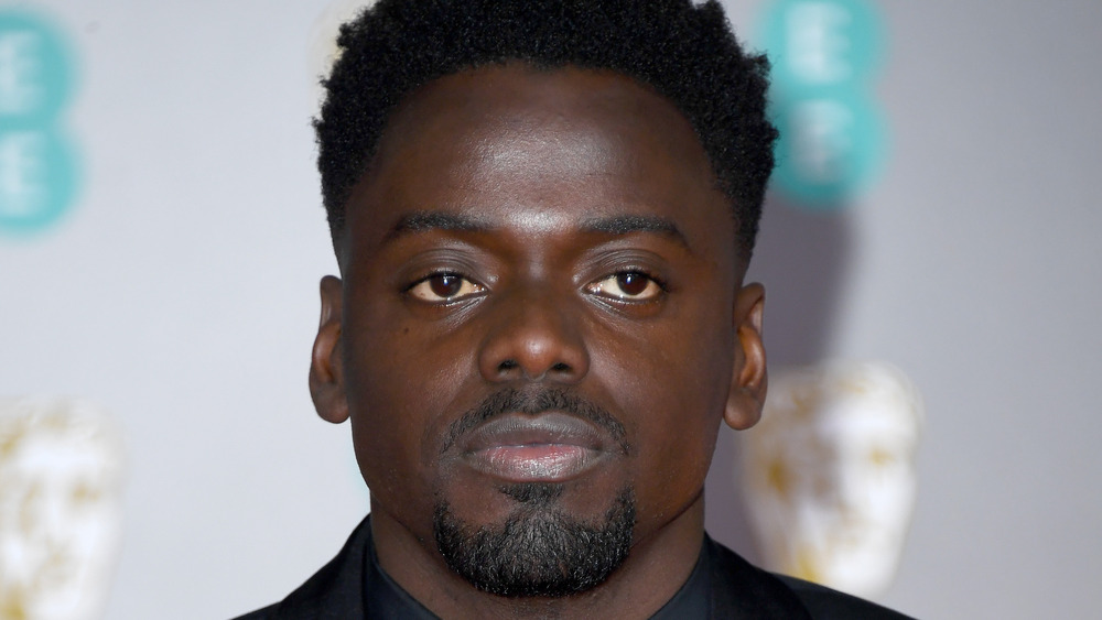 Daniel Kaluuya prend une photo à la famille royale