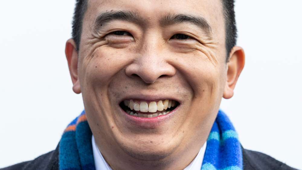 Internet fume à Andrew Yang.  Voici pourquoi