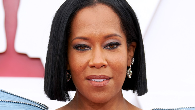 La robe Oscar de Regina King a coûté une petite fortune, révèle un expert de la mode