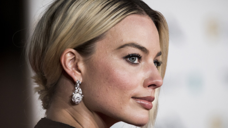 La transformation des cheveux de Margot Robbie a des fans dans une frénésie