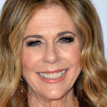 Les affirmations troublantes que Rita Wilson vient de faire à propos d’un célèbre producteur hollywoodien