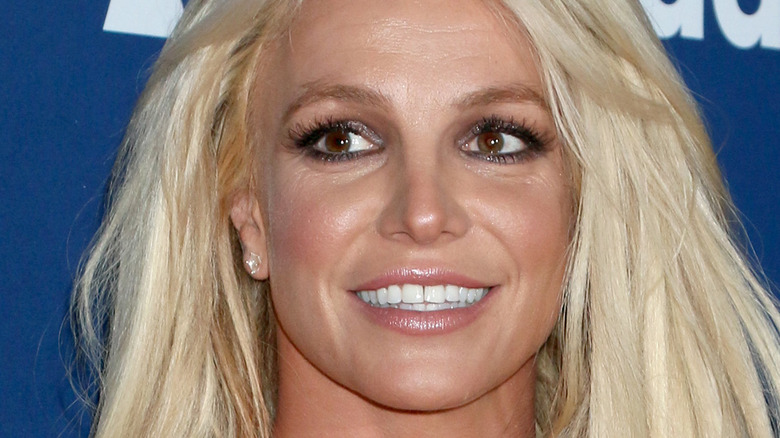 Œil latéral de Britney Spears