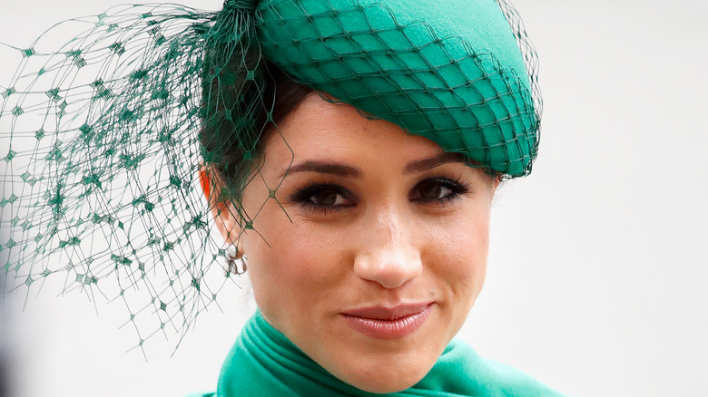 Meghan Markle au chapeau