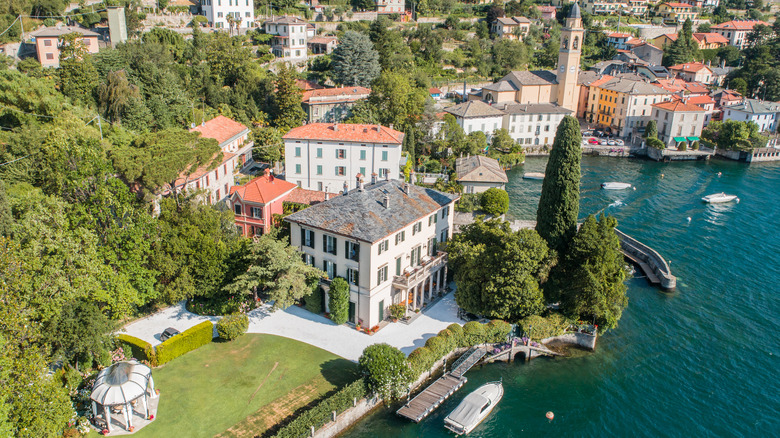 La maison des Clooneys sur le lac de Côme