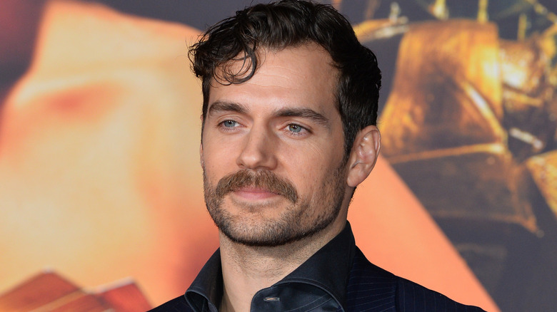 Henry Cavill avec une moustache