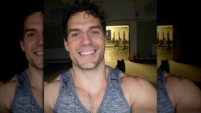 Henry Cavill souriant