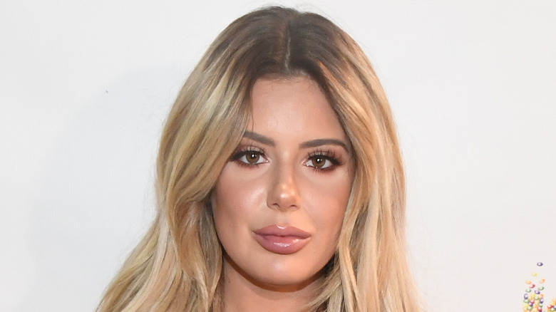 Brielle Biermann se réjouit du tapis rouge