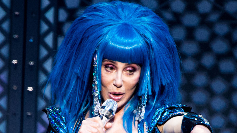 Cher chant